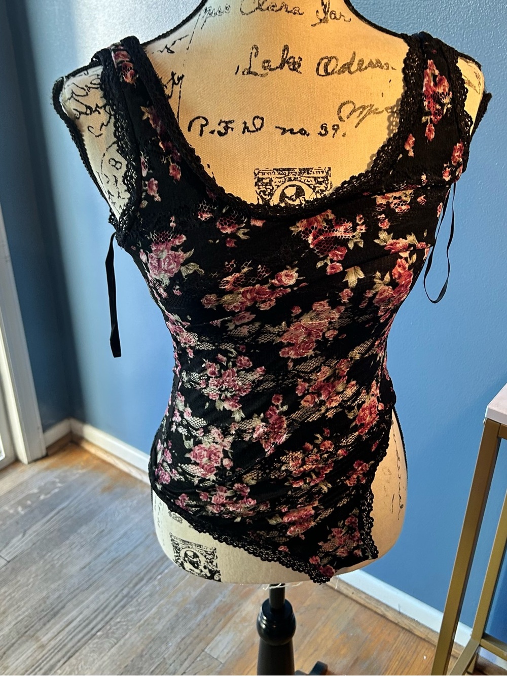 ⭐️ 5 for $25 ⭐️ valley girl floral Lace bodysuit